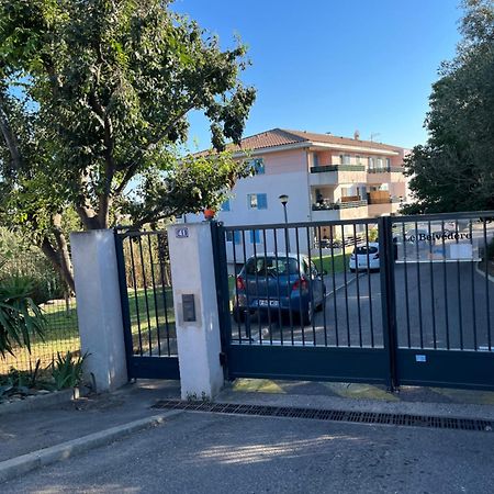 Charme Et Calme Apartment Marseille Exterior photo